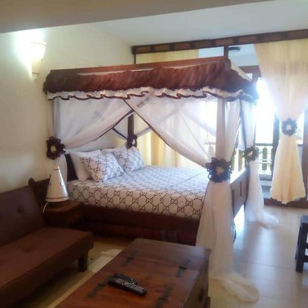 Golden Sands Resort شاطئ دياني المظهر الخارجي الصورة
